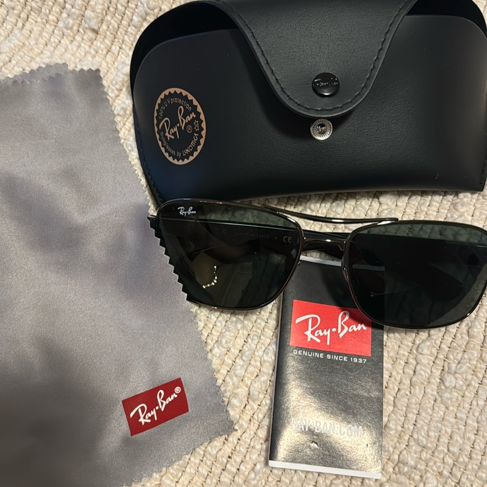 Men Ray-Ban sunglasses